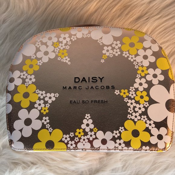 Marc Jacobs Handbags - Daisy Marc Jacobs Case Makeup Cosmetic Box